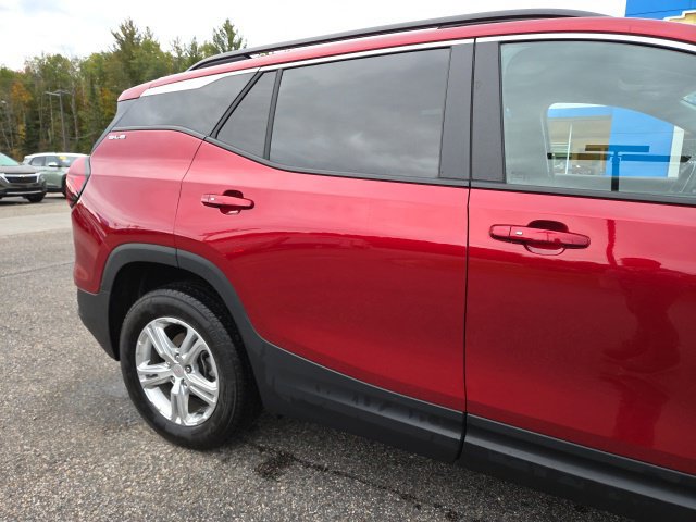 Used 2024 GMC Terrain SLE w/ Driver Convenience Package AWD/4WD image 31