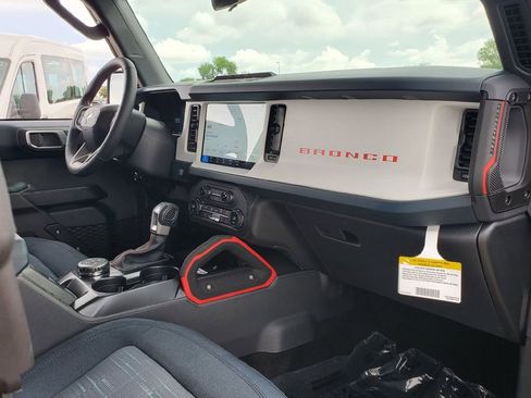New 2026 Ford Bronco Heritage Edition AWD/4WD image 9