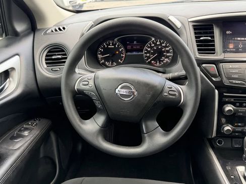 Used 2020 Nissan Pathfinder S image 20