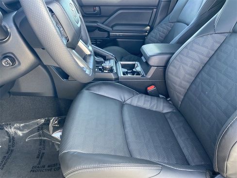 Certified 2025 Toyota 4Runner TRD Off-Road Premium image 19