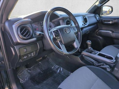 Used 2021 Toyota Tacoma TRD Off-Road image 10