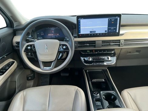 Used 2023 Lincoln Corsair FWD w/ Equipment Group 101A image 17