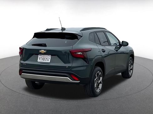 Used 2025 Chevrolet Trax LT image 14