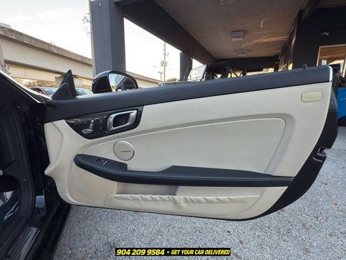 Used 2018 Mercedes-Benz SLC 300 image 29