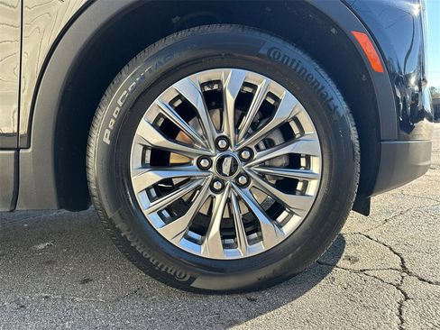 Certified 2025 Cadillac XT4 Premium Luxury image 12