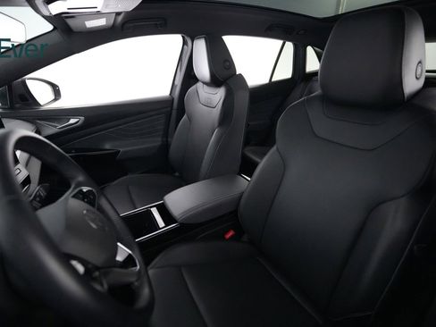 Used 2023 Volkswagen ID.4 Pro S RWD image 4