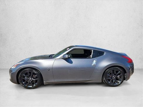Used 2016 Nissan 370Z Coupe RWD image 9