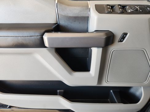 Used 2020 Ford F250 XLT w/ XLT Premium Package image 23