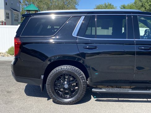 Used 2021 GMC Yukon SLE AWD/4WD image 6