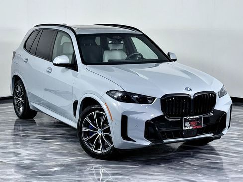 Used 2025 BMW X5 xDrive50e w/ Executive Package AWD/4WD image 3