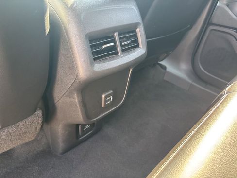 Used 2022 GMC Terrain SLT w/ Infotainment Package II image 23