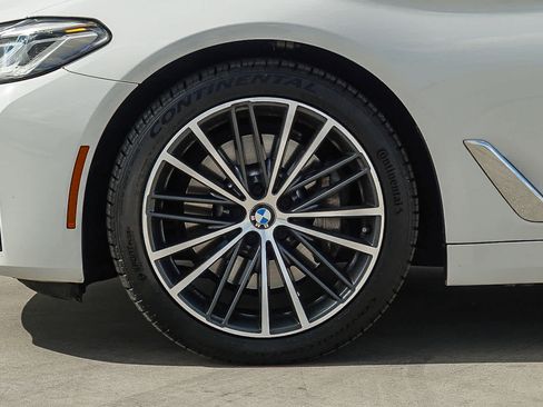 Used 2021 BMW 530i w/ Convenience Package RWD image 9