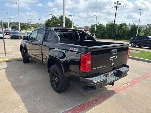 Used 2017 Chevrolet Colorado Z71 w/ Z71 Midnight Edition AWD/4WD image 6