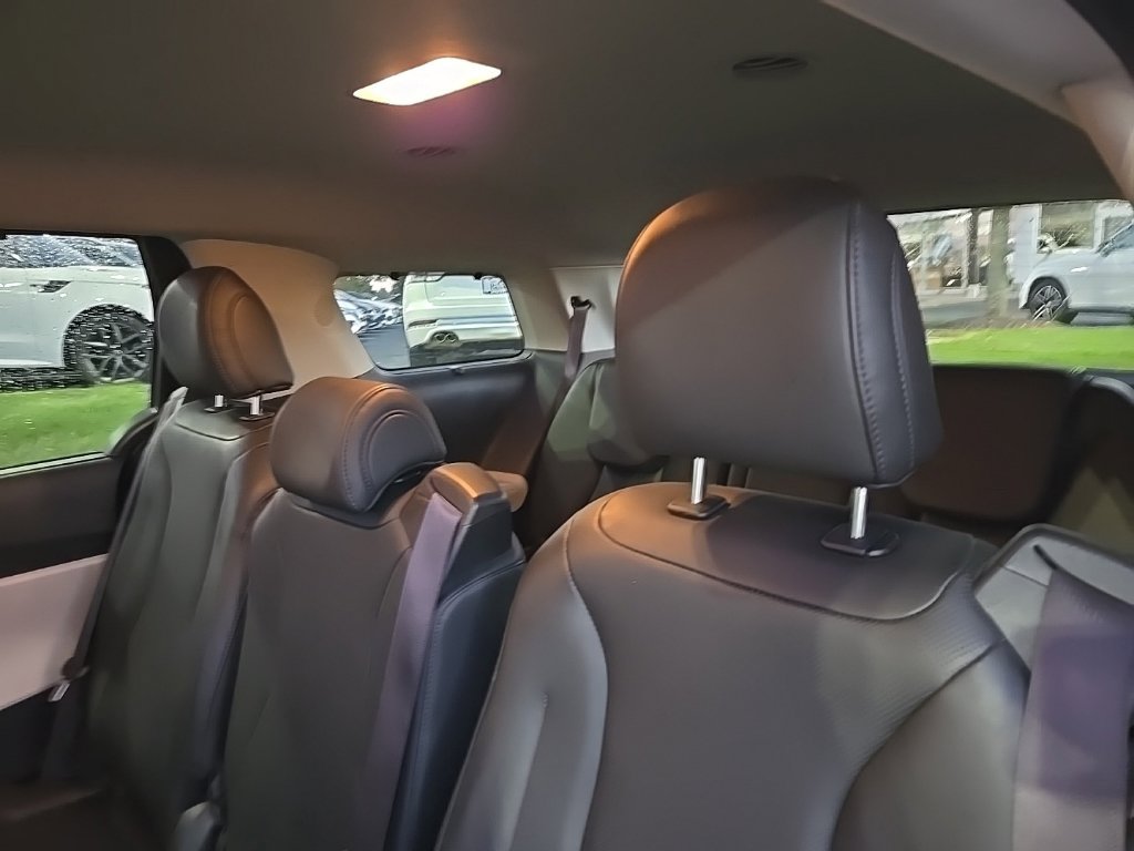 Certified 2024 Kia Carnival EX FWD image 35