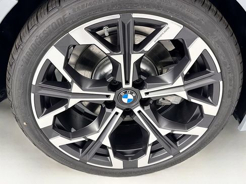 New 2026 BMW 330i Sedan w/ M Sport Package RWD image 32