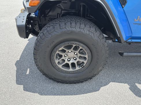 Used 2021 Jeep Wrangler Unlimited Rubicon w/ Xtreme Recon 35" Tire Package AWD/4WD image 13