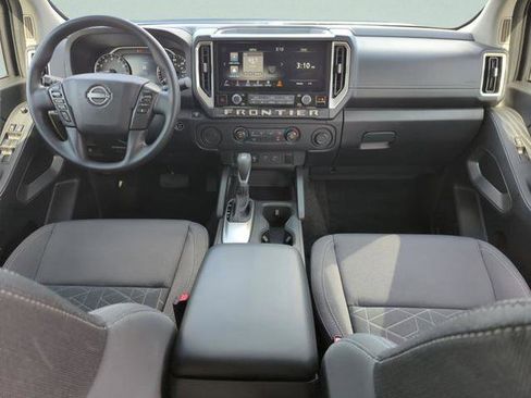 Certified 2025 Nissan Frontier SV RWD image 22