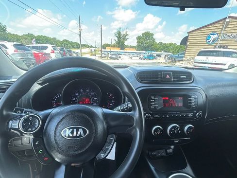 Used 2016 Kia Soul FWD image 19