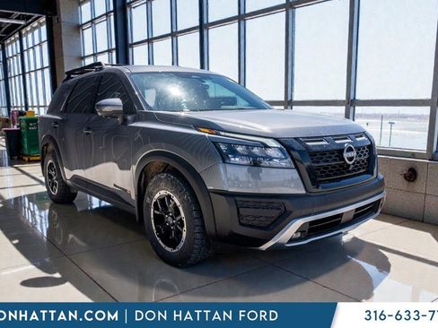 Used 2024 Nissan Pathfinder Rock Creek AWD/4WD image 32
