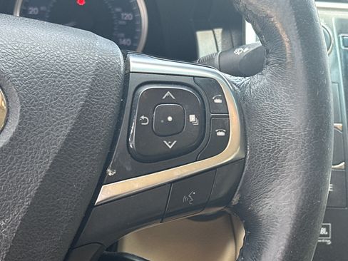 Used 2014 Toyota Camry SE FWD image 19