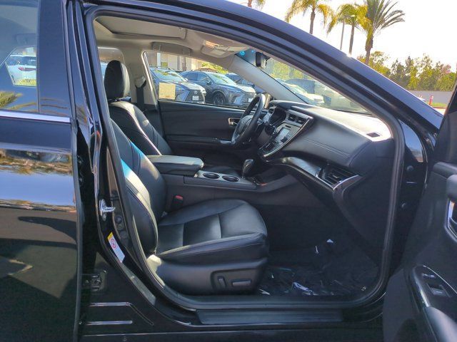 Used 2018 Toyota Avalon XLE Premium w/ All Weather Liner Package FWD image 28