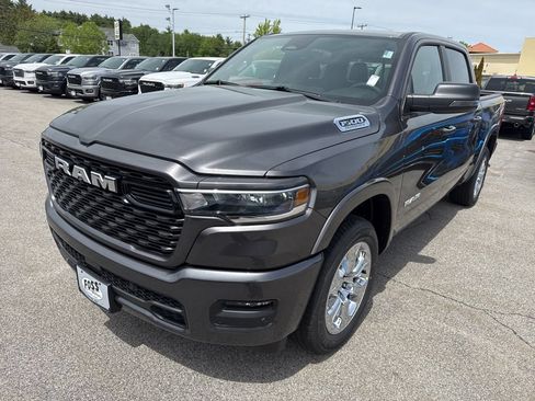 New 2026 RAM 1500 4x4 Crew Cab image 3