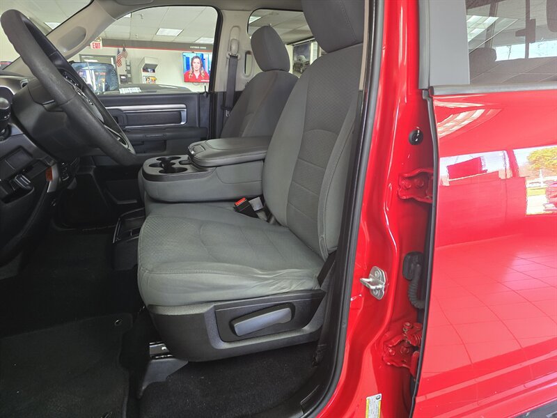 Used 2019 RAM 1500 Classic SLT AWD/4WD image 15