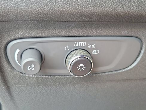 Used 2023 Buick Envision Essence w/ Sport Touring Package FWD image 15