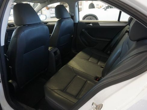 Used 2017 Volkswagen Jetta SE image 20