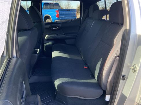 Used 2017 Toyota Tacoma TRD Off-Road image 51