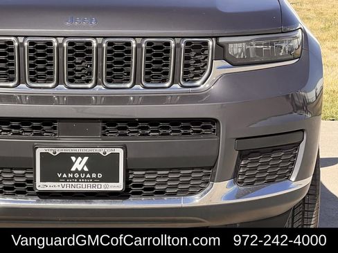 Used 2023 Jeep Grand Cherokee L Laredo image 10