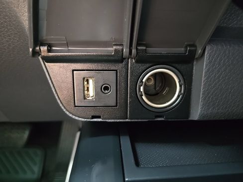 Used 2019 Toyota Camry LE FWD image 25