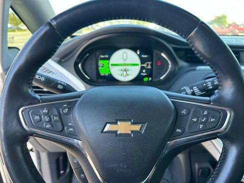 Used 2020 Chevrolet Bolt Premier w/ Infotainment Package FWD image 20