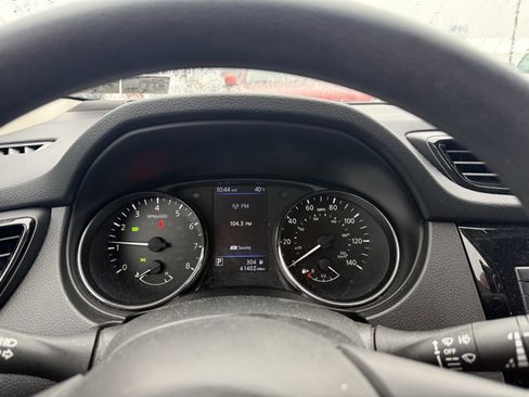 Used 2021 Nissan Rogue Sport S image 12