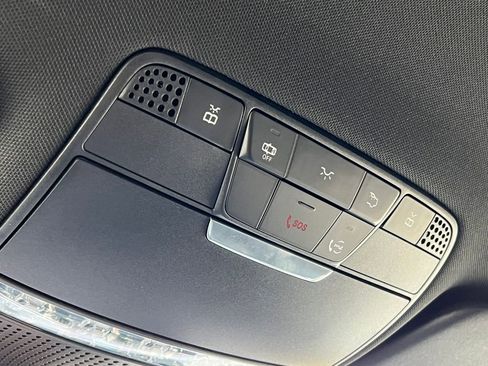 Used 2022 Mercedes-Benz GLC 300 4MATIC w/ Premium Package Lite image 33