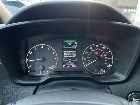Used 2025 Toyota Corolla SE w/ Convenience Package image 18