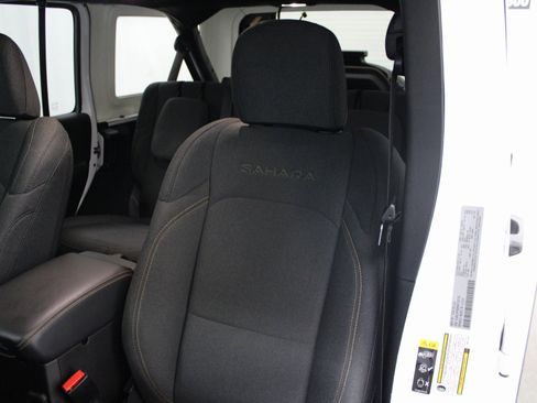 Used 2024 Jeep Wrangler Unlimited Sahara image 17
