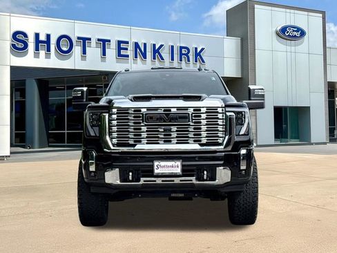 Used 2025 GMC Sierra 2500 Denali w/ Denali Reserve Package AWD/4WD image 2