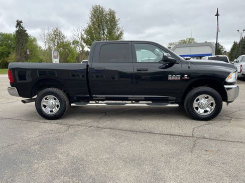 Used 2018 RAM 2500 Tradesman w/ Chrome Appearance Group AWD/4WD image 5