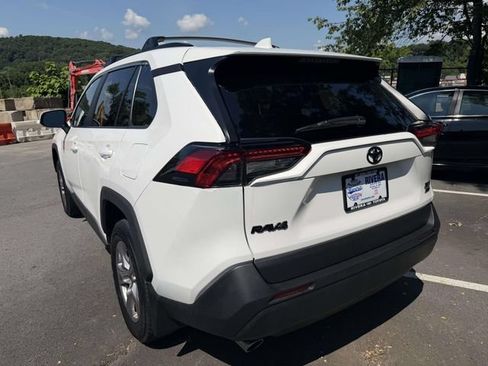 Used 2023 Toyota RAV4 XLE AWD/4WD image 7