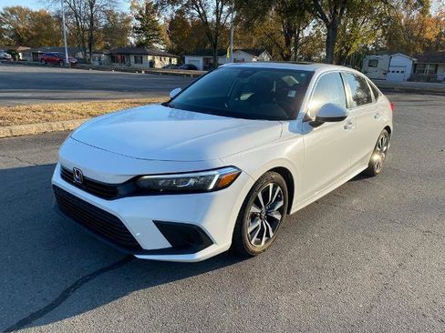 Used 2024 Honda Civic EX image 3