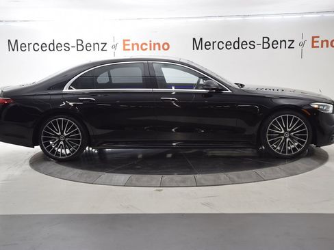 Certified 2022 Mercedes-Benz S 500 4MATIC image 7