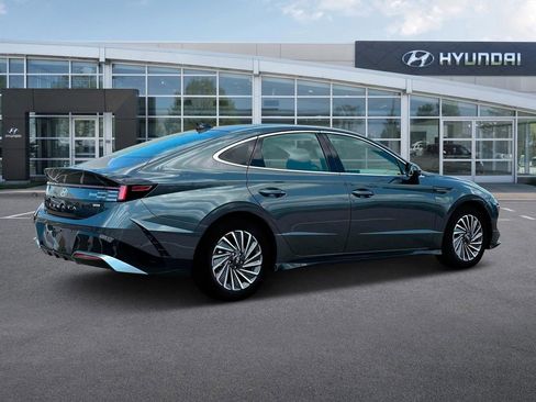 New 2025 Hyundai Sonata Limited image 8