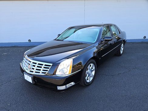 Used 2006 Cadillac DTS w/ Sun And Sound Package image 1