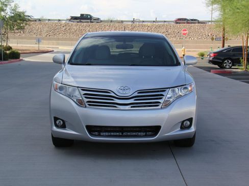Used 2011 Toyota Venza w/ Premium Pkg #2 FWD image 2
