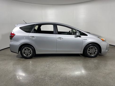 Used 2016 Toyota Prius V Two FWD image 2
