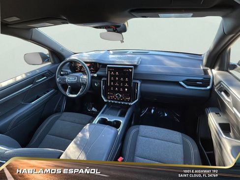 Used 2025 GMC Acadia Elevation image 34