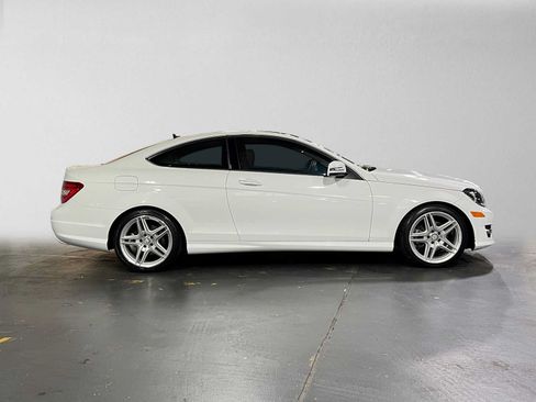 Used 2014 Mercedes-Benz C 250 Coupe image 2
