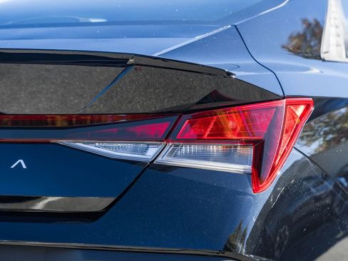 Certified 2025 Hyundai Elantra Sport image 6