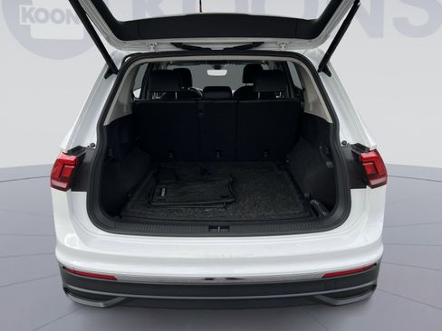 Used 2022 Volkswagen Tiguan SE image 24